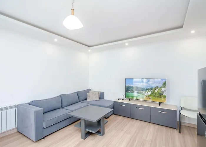 19Tumanyan Excellent Apartment In The Centre Of Capital